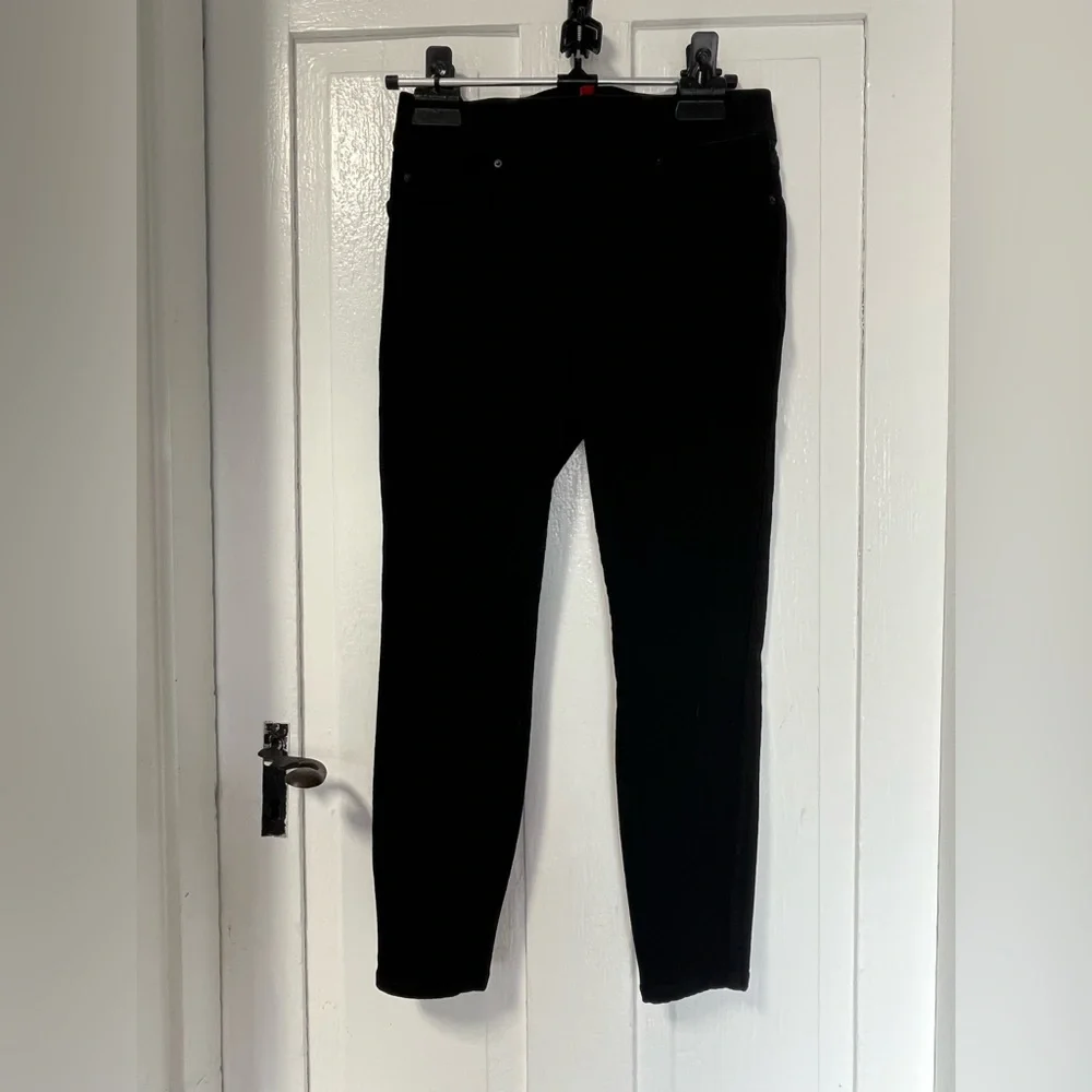 Spanx Black every wear ankle Jeans medium petite